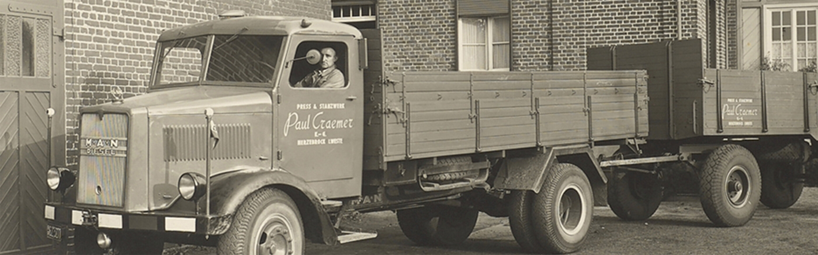 Altes Bild von einem Lastkraftwagen mit Paul Craemer Aufschrift