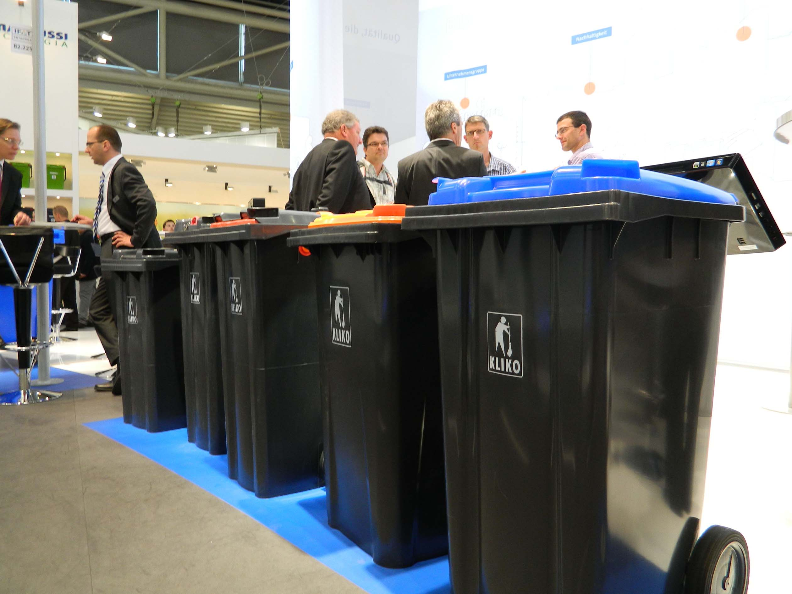 MGBneo Mülltonnen auf der IFAT 2012