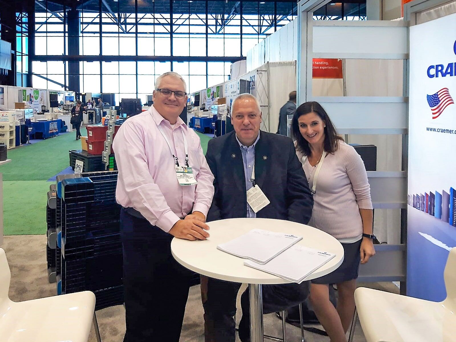 The Craemer US Team: Axel Breitkreuz and Melanie Gertheinrich on the Craemer Stand at the Pack Expo International in Chicago in October 2018.