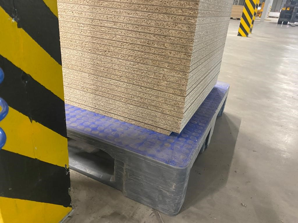 Even after two years of continuous use, the TC Palgrip plastic pallet is in top condition