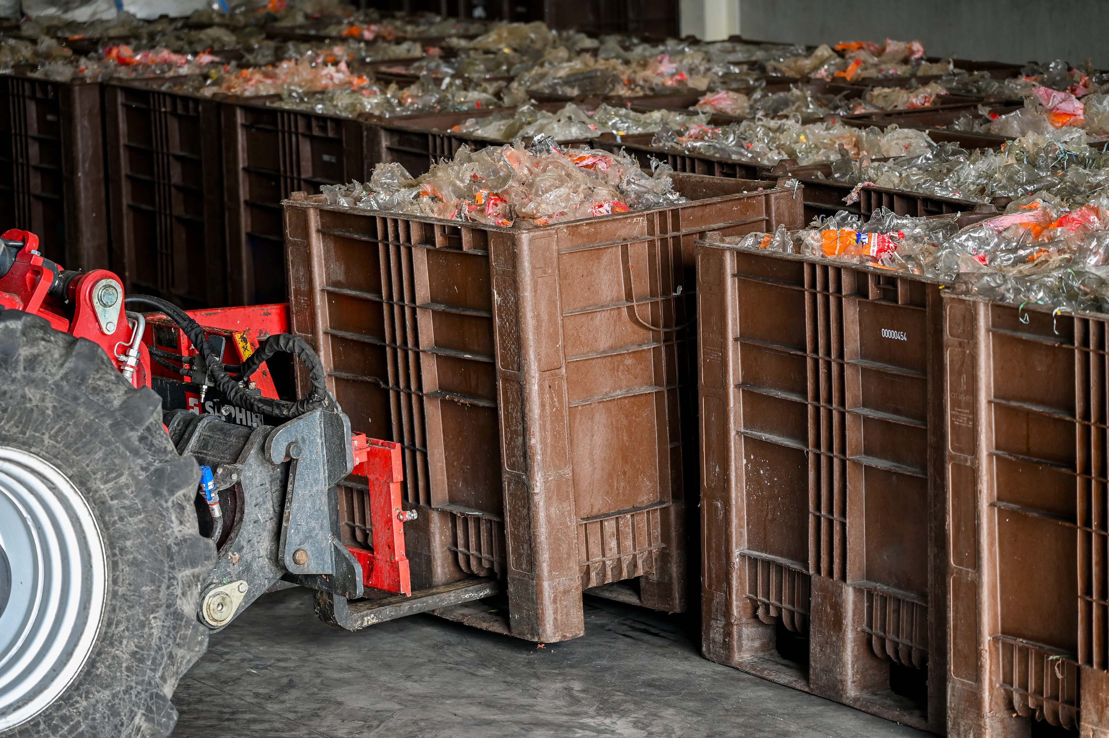 CB3 High is picked up by a forklift truck at the entry openings