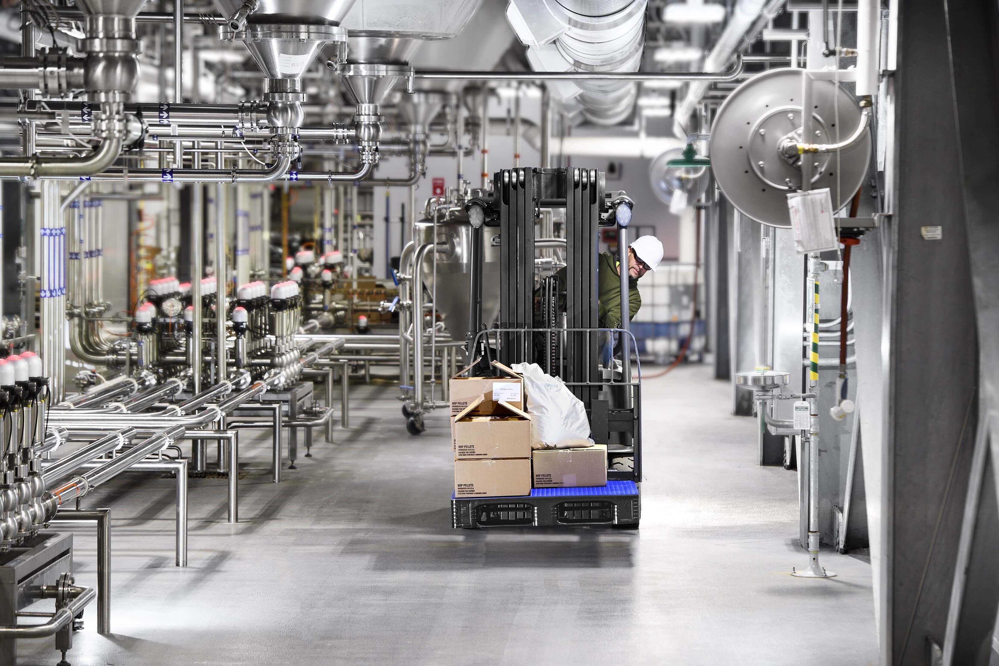 TC3-5 Palgrip packed with load in industrial company